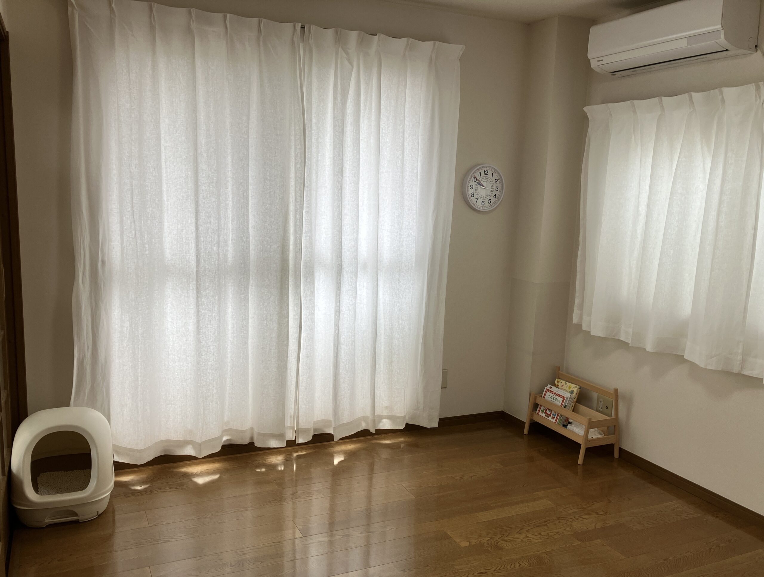 ２DKの２部屋のうち、昼間は多目的ルーム、夜は寝室として使っている一部屋