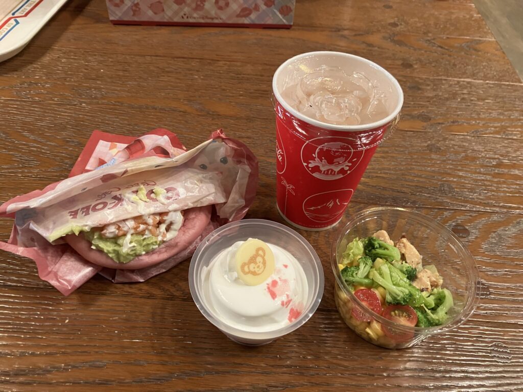 ケープコッド・クックオフでのショーダイニングに付いているお食事(大人)